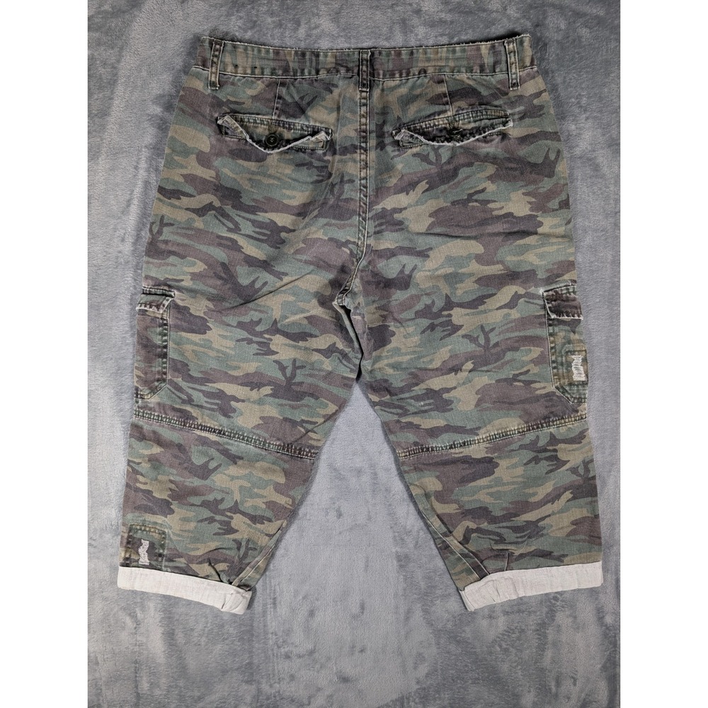 Fashion Bug Camo Cargo Capri Pants Size 14 Distressed Y2K Utility Mid Rise - Picture 2 of 13